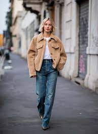 8 Stylish Winter Outfits To Wear With Your Favorite Straight Leg Jeans Minimalist Fashion Outfits Minimalist Fashion Minimalist Outfit