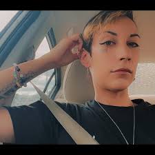 Uuuh… what kind of leaf is this yall?