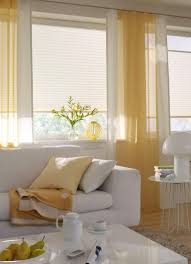 Wohnzimmer Gardine Sonnig Gelb Vielfaltige Plissees Bezaubernde Flachenvorhange Liebevolle Jalo Vorhange Wohnzimmer Gardinen Wohnzimmer Gelbes Wohnzimmer