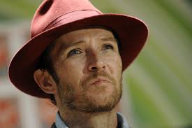 911 transcript reveals Scott Weiland was found 'stiff'