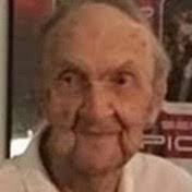 Mona Peach's Instagram, Twitter & Facebook