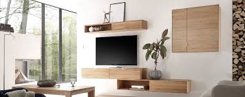 Comme son nom l'indique, il permet à la fois de servir de support à l'écran de télévision et d'offrir un espace de rangement utile à tous ses accessoires. Que Faut Il Savoir Sur Le Meuble Tv Mural