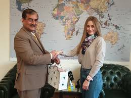 The embassy provides a number of services to ukraine, local citizens and international citizens in pakistan. Pakistan Embassy In Kyiv Hosts Reception For Ukrainian Skiers