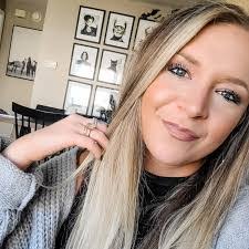 Brandi Bowman's Instagram, Twitter & Facebook