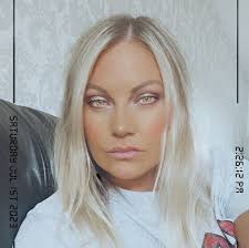 Any painters/decorators out there with a couple of days free before Xmas? 🙏