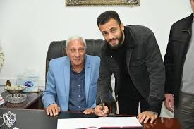 أعلن الجهاز الفني للفريق الأول لكرة القدم بنادي الزمالك بقيادة البرتغالي باتشيكو عن التشكيل الذي سيخوض به الفريق مباراة مولودية الجزائر في الجولة الأولى لمباريات. Ù…Ø±ÙˆØ§Ù† Ø­Ù…Ø¯ÙŠ Ù…Ù‡Ø§Ø¬Ù… Ø§Ù„Ø²Ù…Ø§Ù„Ùƒ Ø§Ù„Ø¬Ø¯ÙŠØ¯ ÙŠÙ…ØªØ§Ø² Ø¨Ø§Ù„Ù‡Ø¯ÙˆØ¡ ÙˆØ§Ù„ØªØ³Ø¬ÙŠÙ„ ÙÙ‰ Ø§Ù„ÙƒØ¨Ø§Ø± Ø§Ù„ÙŠÙˆÙ… Ø§Ù„Ø³Ø§Ø¨Ø¹
