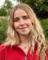 Danielle Fortson's Instagram, Twitter & Facebook