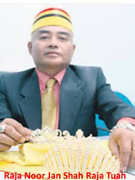 Malaysia has a rotating monarchy system comprised of nine sultans. Raja Noor Jan Shah Raja Tuah Sejarah Pulau Besar Melaka