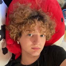 Eli Kessler 🐛🕸 (@notmoldymilk)