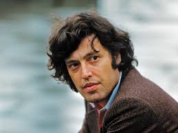 Tonight at 7pm, we will be dimming the lights across our theatres in memory  of playwright Sir Tom Stoppard who passed away this week.