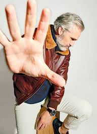 Varios medios de comunicación compartieron que, el actor de 43 años de edad, se encontraba trabajando en unas grabaciones de una serie cuando comenzó a sentirse mal de salud. Personajes Con Juan Pablo Medina