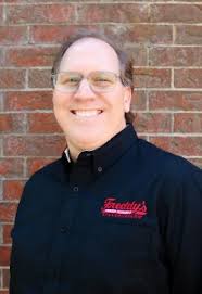 Chris Dull's Instagram, Twitter & Facebook