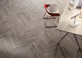 Il gres porcellanato effetto legno: Ceramica Effetto Legno Pregi E Difetti Guida Per Casa