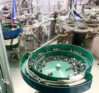 Equipment for the automatic assembly of worm hose clamp