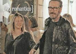 Info su marco giallini biografia filmografia discografia video foto citazioni curiosità frasi celebri news carriera. Marco Giallini Innamorato Serata Con La Fidanzata Stella 16 Anni Di Differenza Il Mattino It
