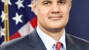 Head of National Service Agency to Step Down