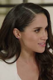 Celebrity Meghan Markle Spotted Wearing Holland Ear Cuffs By Jennifer Zeuner Jewelry Collection Trailing White Celebrity Style How To Look Classy Luxe Jewelry
