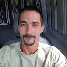 Kiss while I undress you 😊😋