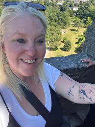 Wondering if there is a way to get prioritized access/skip the line entry  for the Blarney Stone with or without a tour? Thank you.