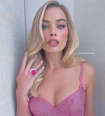 Margot Robbie Fans