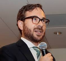 Daniel Esser's Instagram, Twitter & Facebook