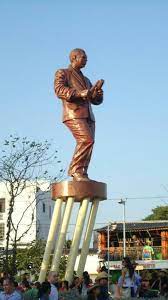 Una gran estatua para un gran musico Pin De Diana Carolina Gonzalez Salaza En Lo Nuestro Monumentos Monumento Colombia