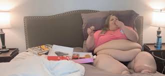 540+lb SSBBW Eats Entire Pizza + Donuts - Video Clips - StuffingEating -  Curvage