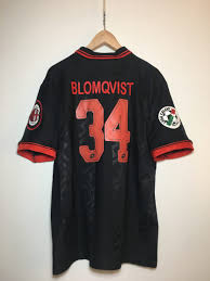 Ontdek de perfecte stockfoto's over ac milan 1996 en redactionele nieuwsbeelden van getty images kies uit premium ac milan blader door de 147 ac milan 1996 beschikbare stockfoto's en beelden. Ac Milan Third 3rd Shirt 1996 1997 X Jesper Blomqvist 34 In Xl Football Vintage Amsterdam