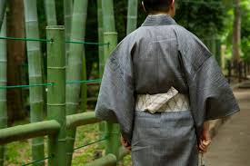 What color is the traditional kimono of japan? Essential Guide To Traditional Japanese Kimono Clothes Bokksu