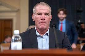 Pro Football Hall of Fame quarterback Brett Favre reveals he has  Parkinson's disease