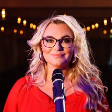 Neue Schlagersängerin: Trofaiacherin will die Schlagerwelt erobern