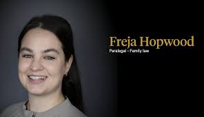 Ellie Slater (@EllieKSlater)