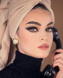 R E G I N A On Instagram New Video Online Sophia Loren Iconic Look From The Movie Arabesq Vintage Makeup Looks Vintage Makeup Retro Makeup