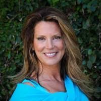 Michelle Larue's Instagram, Twitter & Facebook