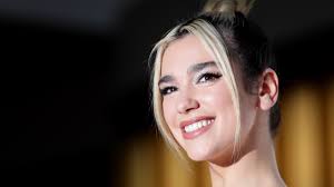 The official youtube channel for dua lipa. Dua Lipa S Smiley Face Manicure Is So Easy To Recreate Teen Vogue