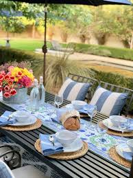 Nantucket Summer Dinner Long Table Runner With Pops Of Blue And Green With A Bright Floral Centerpiece Fresh Baked Dinner For The Guests 2020