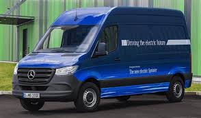 Utilitaire Electrique Tesla Souhaite Cooperer Avec Daimler