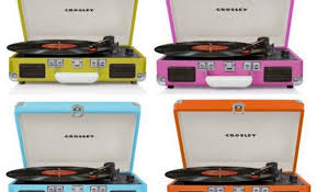 hmv selling one turntable a minute in run up to christmas