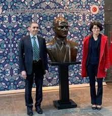 Birinci dünya savaşı sırasında osmanlı ordusunda görev yapan atatürk; Almanya Da Yildizli Liyakat Nisani Alan Ozlem Tureci Ve Ugur Sahin In Ilk Ziyaret Ettigi Yer Ortaya Cikti