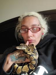 My new snake buddy 🖤 male mexican black king 🙂 need name suggestions!