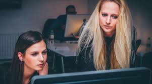 Lulusan bisnis manajemen atau management business bisa bekerja sebagai manajer bisnis (business manager) di perusahaan besar dan kecil, mulai . Prospek Kerja Dan Gaji Lulusan Jurusan Manajemen Bisnis Nguliah Com