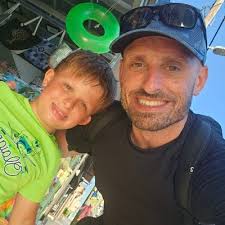 Stephen Leigh (@1Stephen_Leigh)