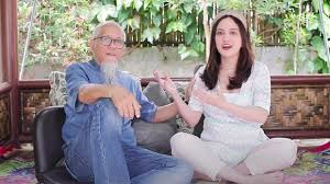 Pemeran tokoh tita dalam film eifel i'm in love 2003 ini tampak tetap cantik meskipun telah menginjak usia kepala tiga. Shandy Aulia Prays In Elementary School And Embraces Christianity At The Age Of 17 Father Cries Every Night