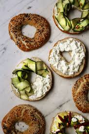 Bagels Maison Chevre Courgettes Tomates Sechees Et Pignons De Pin Sota Salt Bagels Tomates Sechees Pignon De Pin