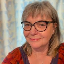 Carmen Carlisle's Instagram, Twitter & Facebook