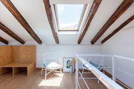 Una Mansarda Contemporanea E Di Design Mansarda It Design Mansarda Camera Da Letto