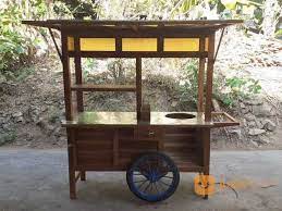 Owner gorengan bolbi, sepertinya sedang happy karena produknya laku keras. Gerobak Usaha Gorengan Bahan Kayu Jati Bukan Gerobak Etalase Kab Serang Jualo