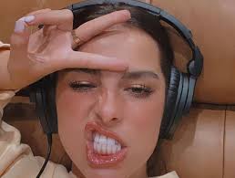 Chose your fav tiktoker Addison-😲 Charli-❤ Avani-😥 Dixie-👍 Madi-😅 Like  and Comment whos your fav.