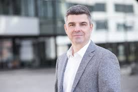 Zum einen muss die erbrachte leistung der kolleginnen und kollegen. Adexa Chef Andreas May Die Personalsituation In Apotheken Ist Mit Heisser Pz Pharmazeutische Zeitung