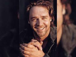 Russell Crowe lashes out at late 'Gladiator' co-star Oliver Reed